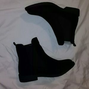 Slip-on Boots
